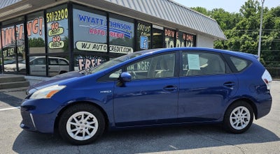 2014 Toyota Prius v Base